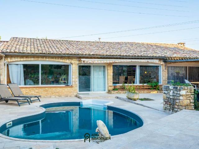 Maison 9 pièces 381 m²