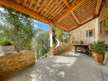 Maison 9 pièces 390 m²
