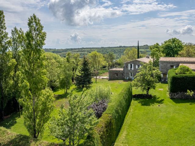 Maison 9 pièces 390 m²