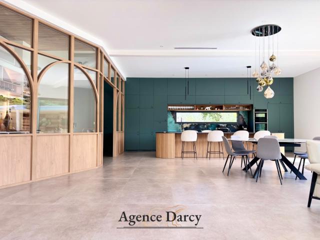 Maison 9 pièces 390 m²