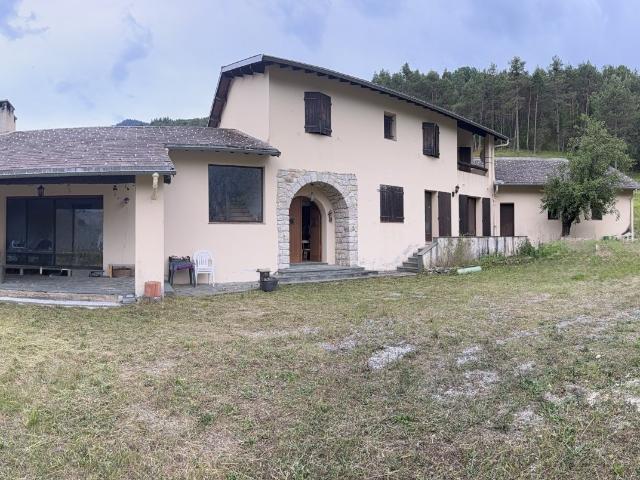 Maison 9 pièces 290 m²