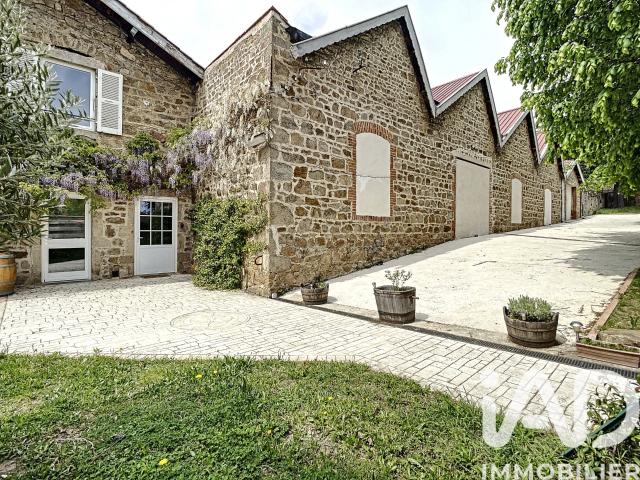 Maison 9 pièces 400 m²