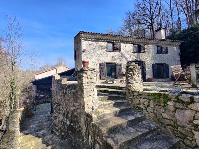 Maison 9 pièces 400 m²