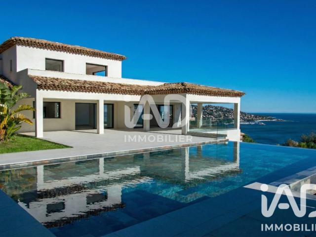 Maison 9 pièces 416 m²