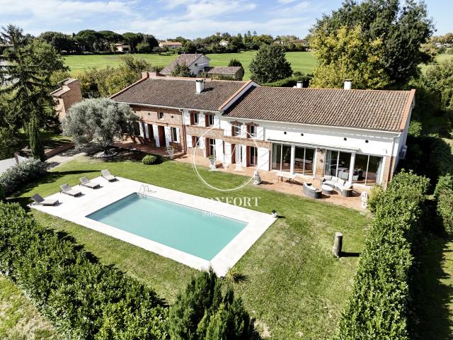 Maison 9 pièces 417 m²