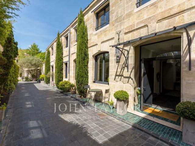 Maison 9 pièces 412 m²
