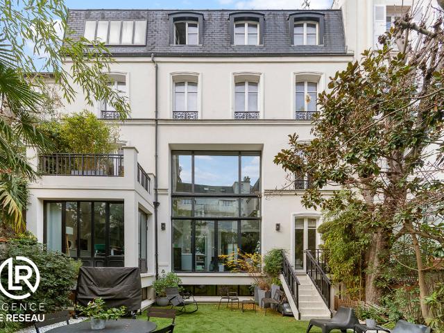Maison 9 pièces 430 m²