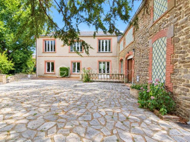 Maison 9 pièces 433 m²