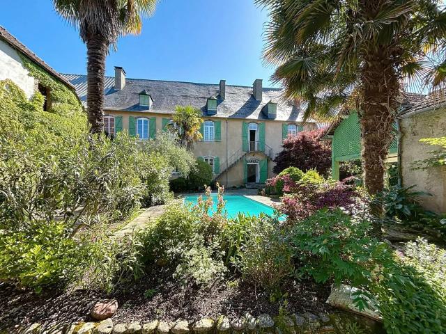 Maison 9 pièces 445 m²