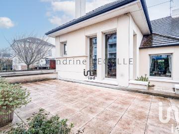 Maison 9 pièces 448 m²
