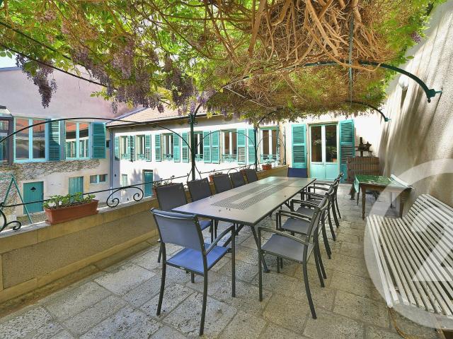 Maison 9 pièces 450 m²