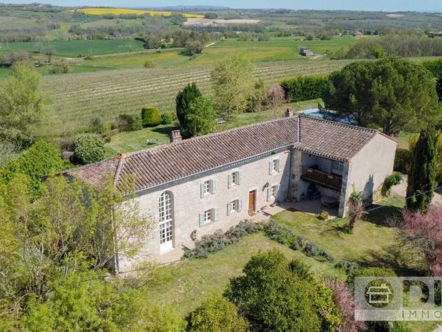 Maison 9 pièces 453 m²