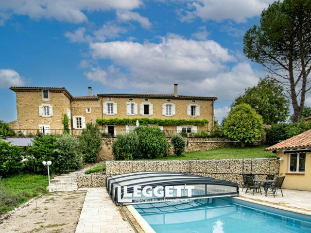 Maison 9 pièces 460 m²