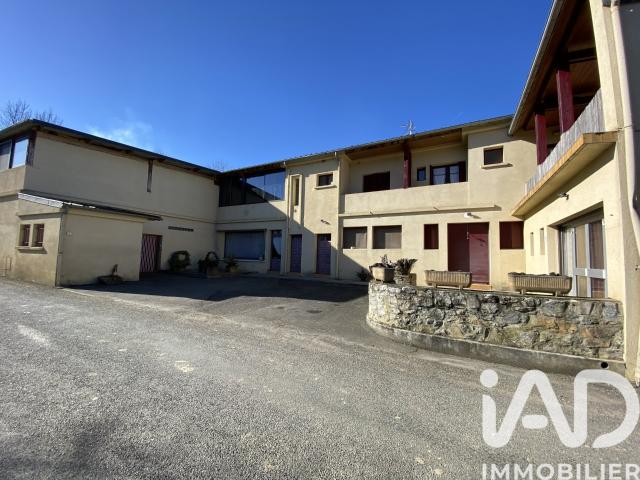 Maison 9 pièces 476 m²