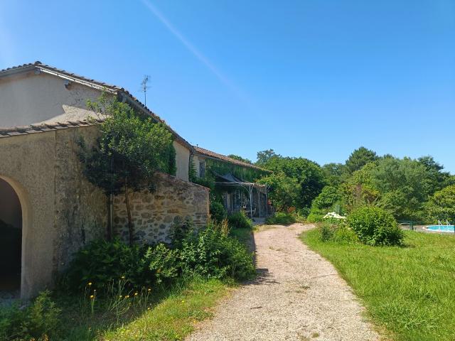Maison 9 pièces 471 m²
