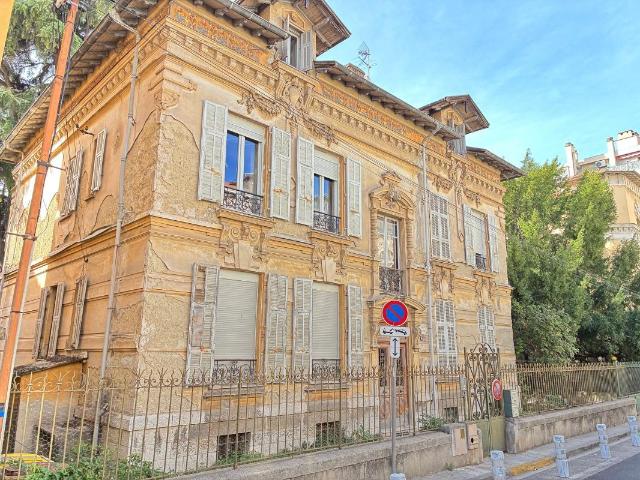Maison 9 pièces 508 m²