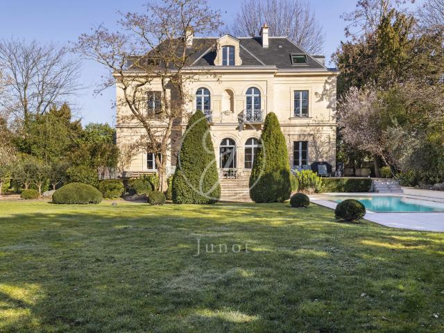 Maison 9 pièces 502 m²