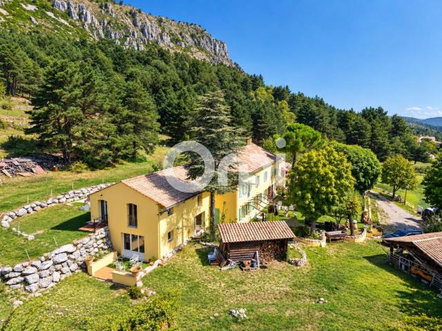 Maison 9 pièces 523 m²