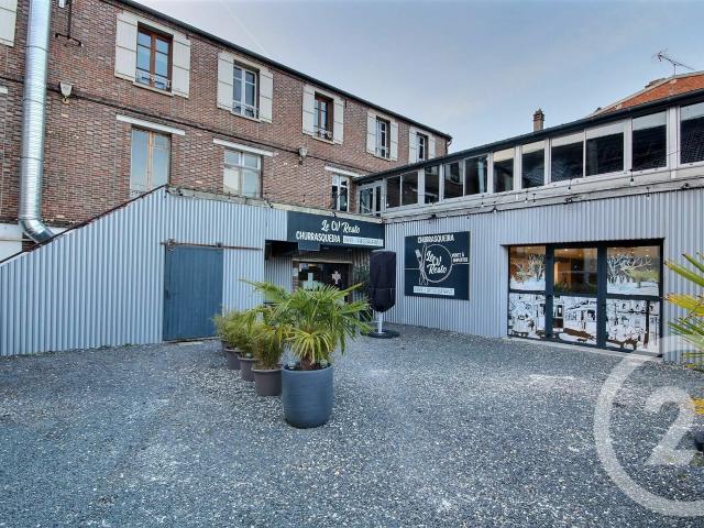 Maison 9 pièces 585 m²