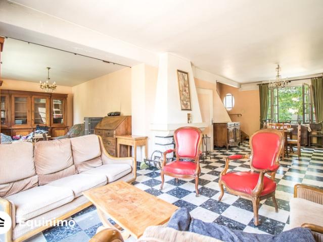 Maison 9 pièces 5 chambres avec grand jardin