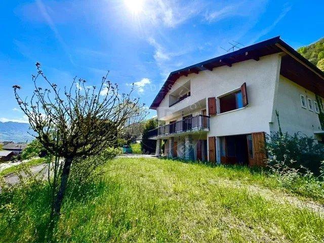 Maison 9 pièces 300 m²