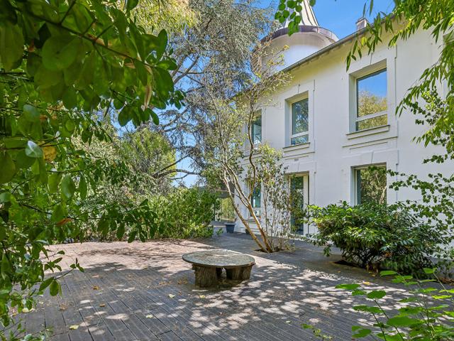 Maison 9 pièces 667 m²