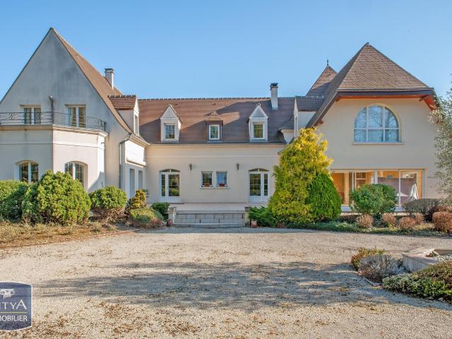 Maison 9 pièces 680 m²