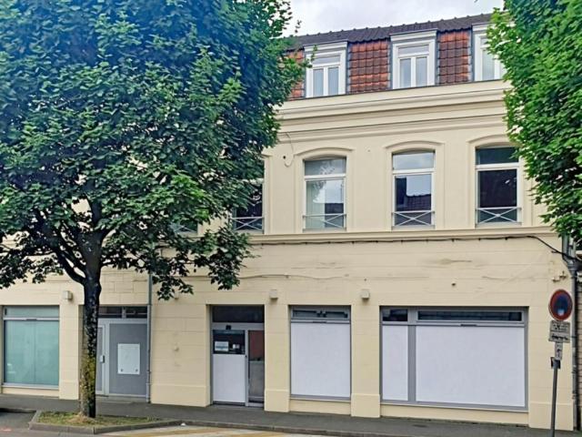 Maison 9 pièces 700 m²