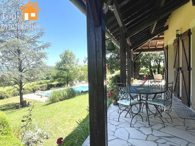 Maison 9 pièces avec piscine, garage et grand terrain. Super. 254m² Savignac