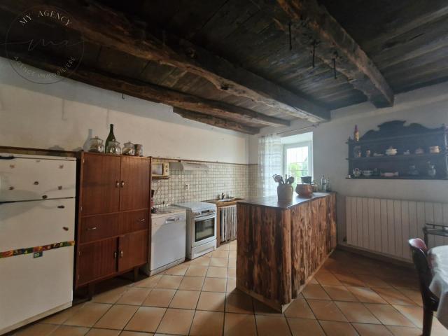 Maison 9 pièces de 210 m2 210m² Lacaune