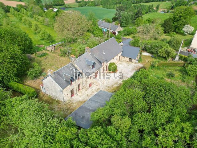 Maison, Couesmes Vaucé
