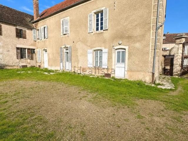 Maison, Coulanges la Vineuse