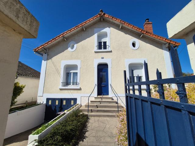 Maison coup de cœur des années 30, le modernisme côtoie l'au. 121m² Gond Pontouvre