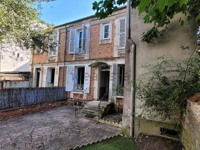 Maison, Courbevoie