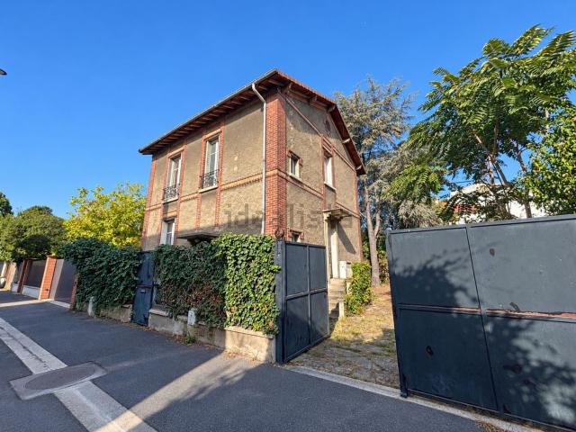 Maison, Courbevoie
