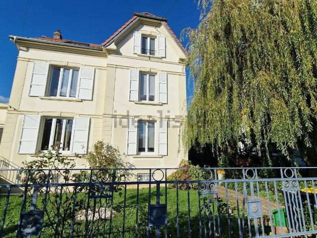 Maison, Courcelles Chaussy