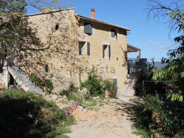Maison, Courry