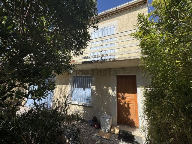 Maison, Coursan