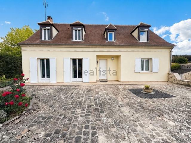 Maison, Courteuil