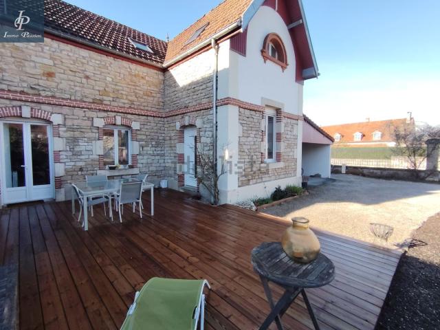 Maison, Couternon