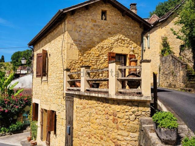 Maison, Couze et Saint Front
