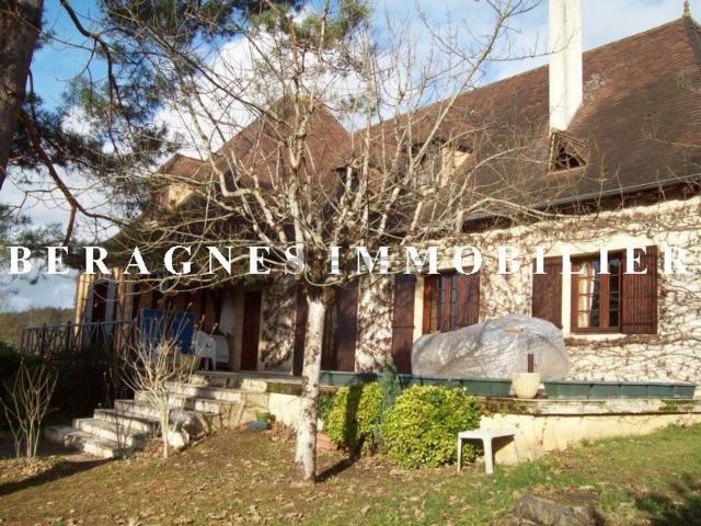 Maison, Couze et Saint Front