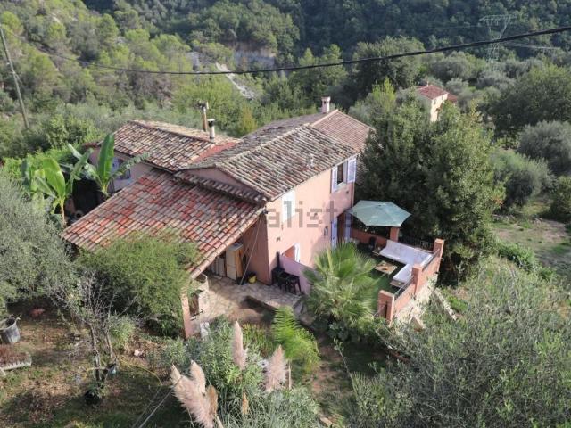 Maison, Coaraze