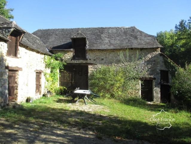 Maison, Coly Saint Amand