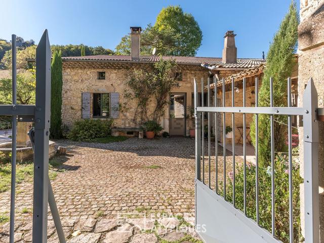 Maison, Combovin