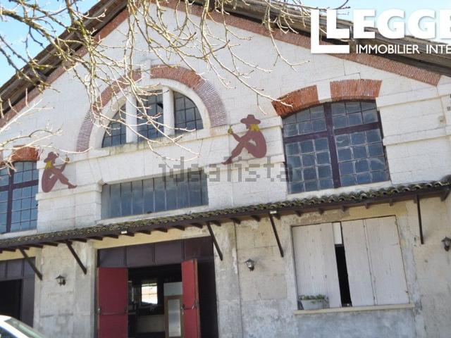 Maison, Combiers