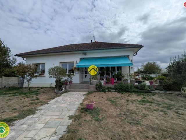 Maison, Commentry