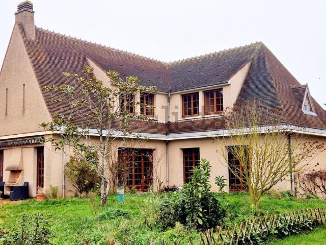 Maison, Commentry