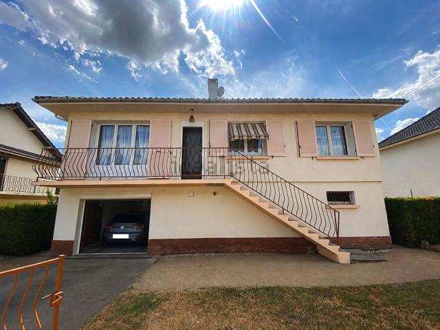 Maison, Commentry