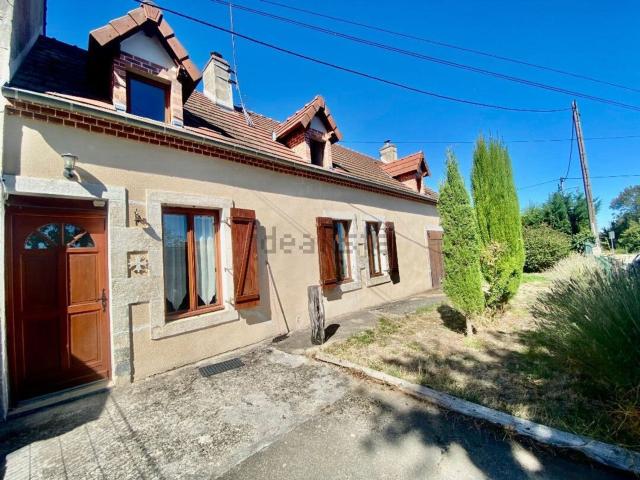 Maison, Commentry